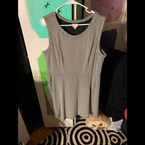 black and white off the sleeveless dress